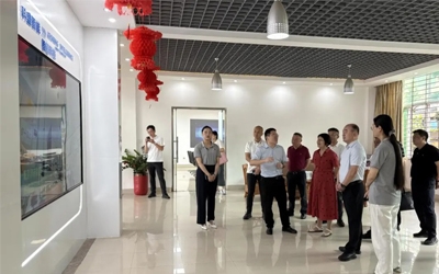 泉州市委常委、常务副市长黄景春一行莅临科盛智能调研指导